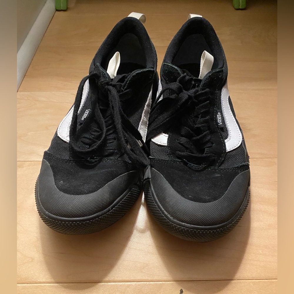 Vans sneaker size 10 Women/size 8 Men, Black and white